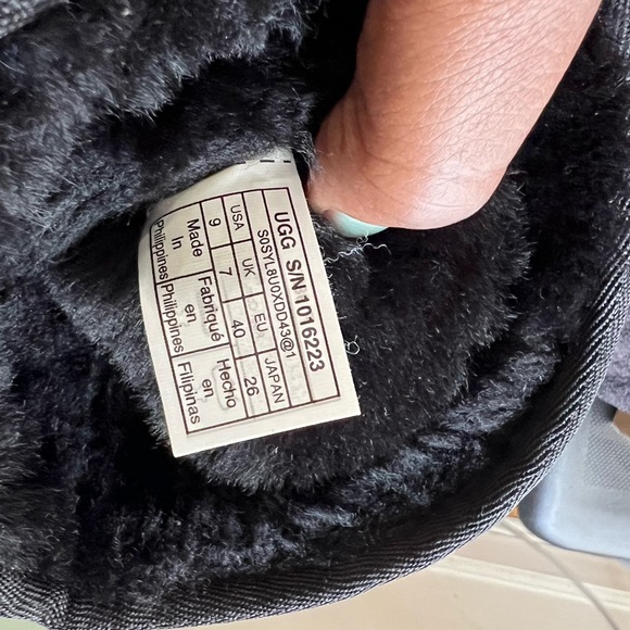 SOLD!!!Ugg Boots - Picture 4 of 12